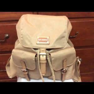 DANA BUSHMAN BACK PACK FABRIC MATERIAL VERY LIGHT.